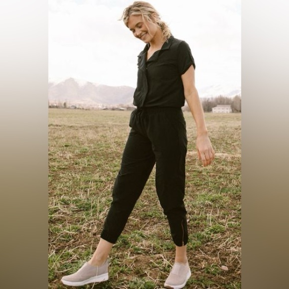 Albion Fit - Black Collared Jumpsuit - Size Small